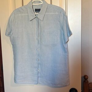 Liz Claiborne Liz Sport Beautiful Light Blue Ladies Button Down Shirt.